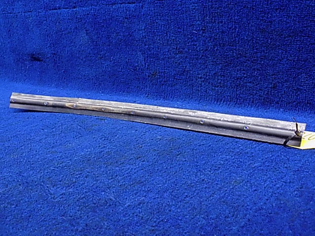 78117-00 Piper - RETAINER - Glare shield left